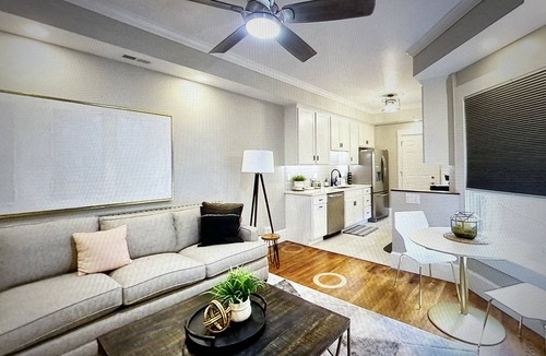 Richmond Apartment | Historic Bldg - Luxury Apt 6A