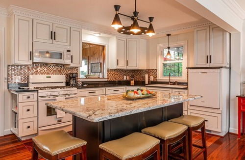 West Side Historic District House | Historic Blythe Cottage