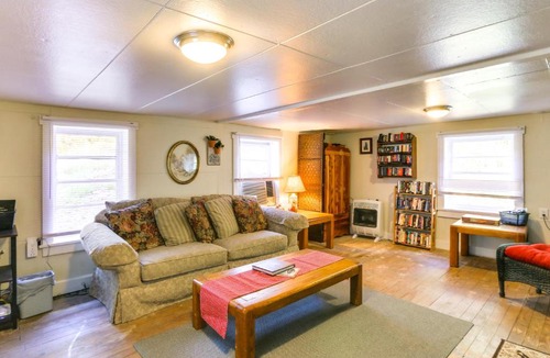 Boonsboro House | Historic Boonsboro Vacation Rental w/Grill