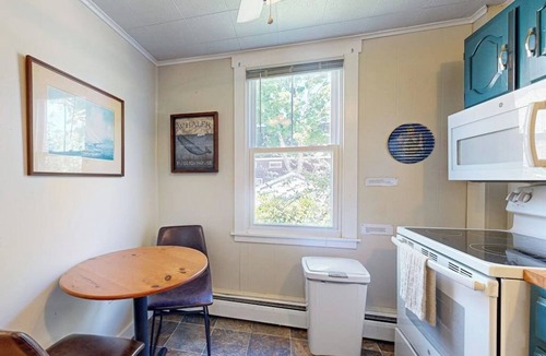 Boothbay Harbor Apartment | Historic Boothbay Harbor cottage with antique decor, washer/dryer & deck