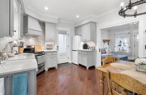 Jacksonville Cottage | Historic Bradshaw House!