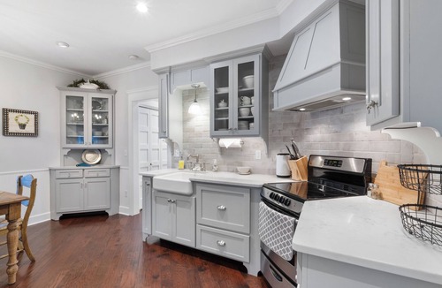 Jacksonville Cottage | Historic Bradshaw House!