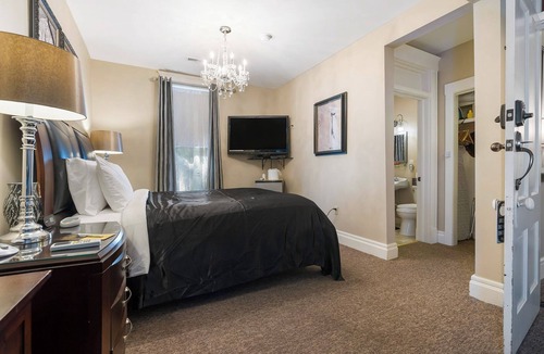 Downtown Branson Hotel | Historic Branson Hotel ~ Downtown ~ Haven Suite