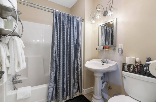 Downtown Branson Hotel | Historic Branson Hotel ~ Downtown ~ Haven Suite