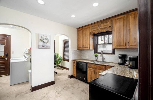 Cherry Street House | Historic Bungalow Steps to Tulsa University