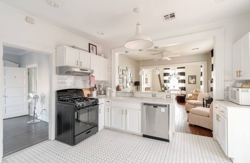 Central Oklahoma City House | Historic Bungalow Walkable District - Holiday Home