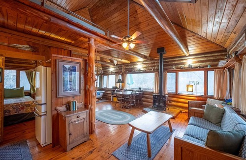 Eureka Springs House | Historic Cabin on Lake Lucerne, 5 Mins to Eureka!