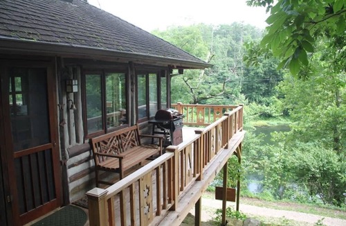 Eureka Springs House | Historic Cabin on Lake Lucerne, 5 Mins to Eureka!
