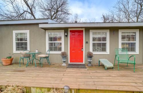 Spavinaw House | Historic Cabin w/Yard: 1 Mi to Lake Spavinaw!