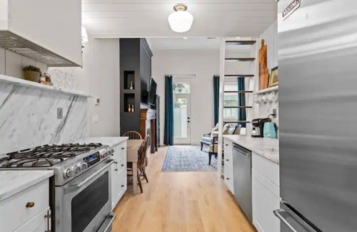 Riverton House | Historic Carriage House