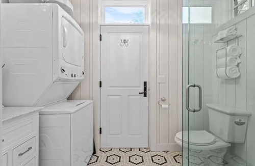 Riverton House | Historic Carriage House
