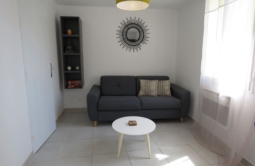 Saint-Gilles Apartment | Historic center apartment with terrace at the door of the Camargue