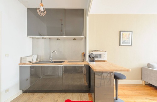 La Rochelle City Centre Apartment | Historic Center T2 Apartment for 2 with Outdoor Space near Vieux Port