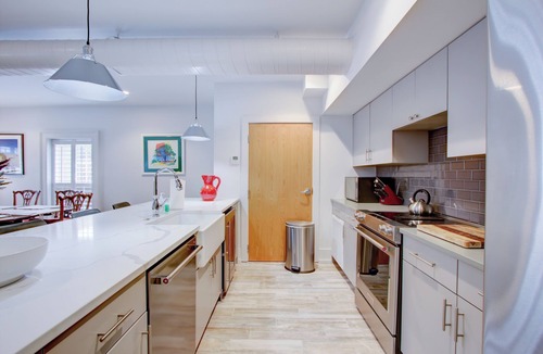 Charleston Historic District Condo | Historic Charleston Right Outside Your Front Door