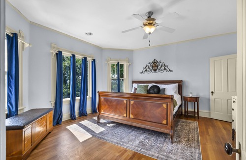 Cedar Rapids House | Historic Charm at Richmond Hillnn