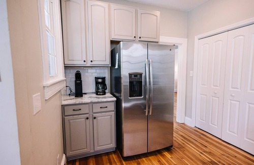 Danville House | Historic Charm close to Averett & Casino; Great for Families & Groups of Friends