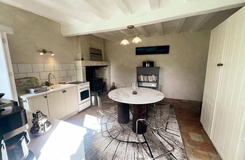 Sazilly Cottage | Historic charm cottage - 3 guests