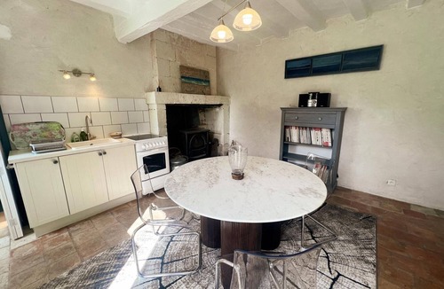 Sazilly Cottage | Historic charm cottage - 3 guests