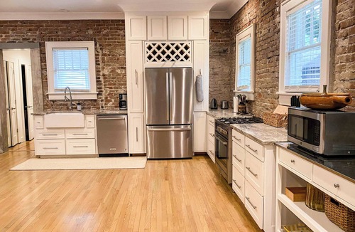 Hattiesburg House | Historic Charm in the Oaks District