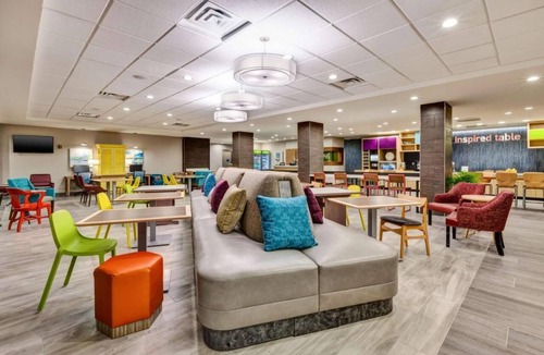 Wilmington Hotel | Historic Charm Meets Modern Comforts! Onsite Parking, Pool, FREE Breakfast!