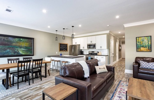 Batesville Apartment | Historic charm Modern Luxury