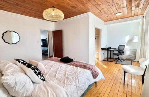 Quartier 5-4 Apartment | Historic Charm & Modern Comfort Sleeps 8