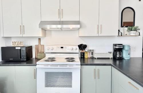 Quartier 5-4 Apartment | Historic Charm & Modern Comfort Sleeps 8
