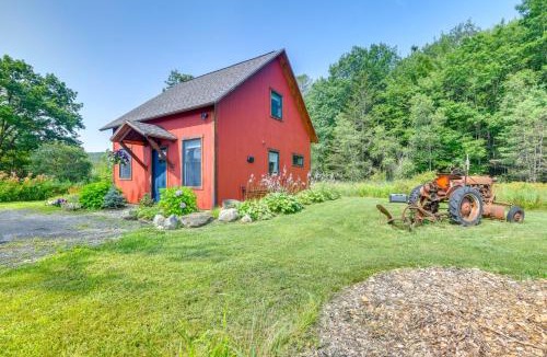 Moscow House | Historic Charm + Modern Luxury: 6 Mi to Stowe Mtn