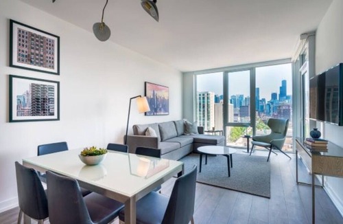 Near North Side Hotel | Historic Charm & Modern Luxury in Chicago’s Iconic Old Town - Stay Level!