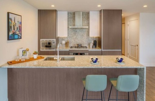 Near North Side Hotel | Historic Charm & Modern Luxury in Chicago’s Iconic Old Town - Stay Level!