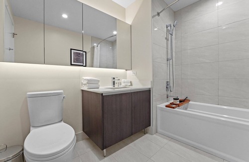 Near North Side Hotel | Historic Charm & Modern Luxury in Chicago’s Iconic Old Town - Stay Level!