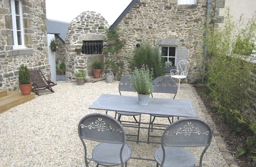 La Vendelee Cottage | Historic charm, pets allowed and wifi