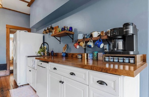 Grandview House | Historic Charm: Spacious 4BR Retreat Sleeps 11