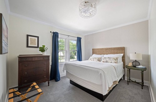 Issue Hotel | Historic charm with modern amenities