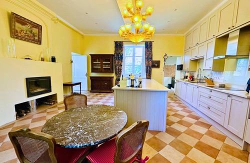 Saint-Sulpice-et-Cameyrac Other | Historic chateau with private pool, ideal for groups & unique stays