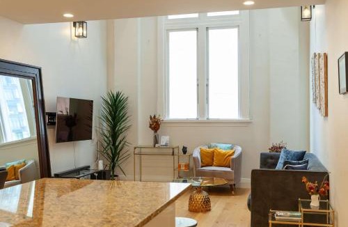 Kapiti Island Apartment | Historic City Charm