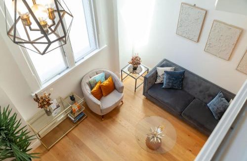 Kapiti Island Apartment | Historic City Charm