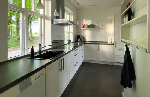 Branderup J House | Historic cottage by the lake in South Jutland