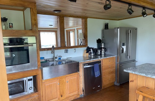 Searsport Cottage | Historic cottage in seaside village of Searsport. Pet friendly!