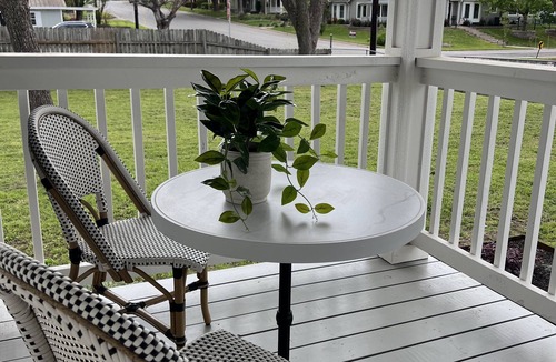 Georgetown House | Historic Cottage in Old Town-The Pearl