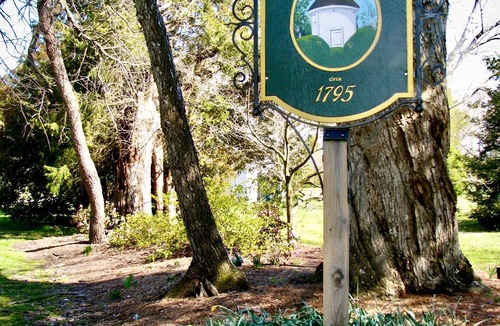 Ware Cottage | Historic Cottage on Ware River Estate