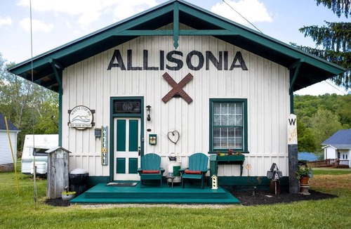 Allisonia Cottage | Historic Cottage/Trail Access - 1BS2