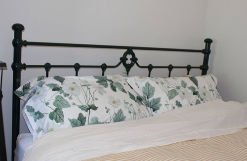 Maungatautari Cabin | Historic Country Cottage