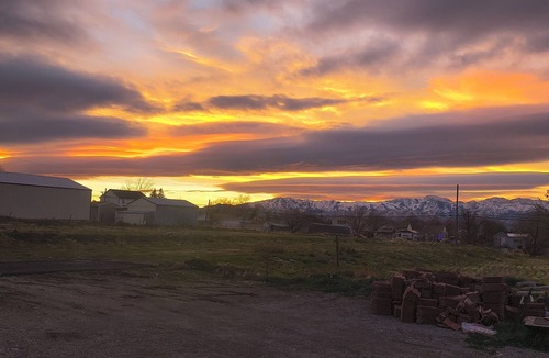 Tooele House | Historic cozy home in Tooele