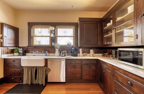 Kerns House | Historic Craftsman | 5BR/2BA | Foodie Row