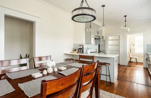 Eastside Promise Neighborhood House | Historic Craftsman | Hot Tub | 4BD&3BA | 1mi to DT