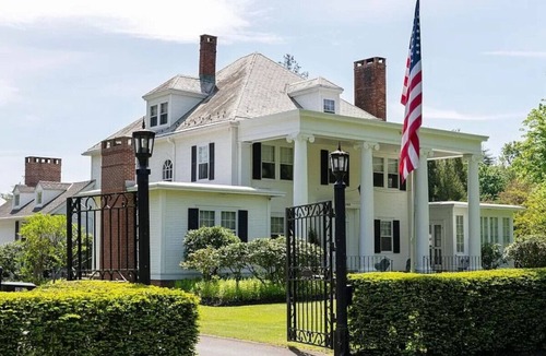 Suffield House | Historic CT country Villa