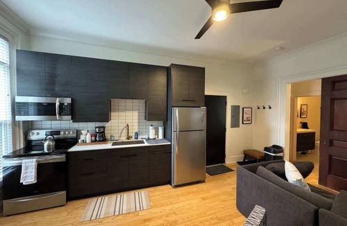 Corn Hill Apartment | Historic Cute Cornhill King Perfect for Long stays