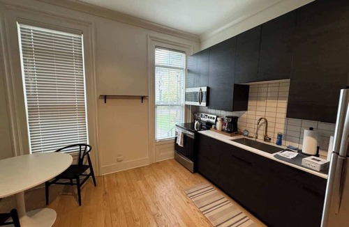 Corn Hill Apartment | Historic Cute Cornhill King Perfect for Long stays
