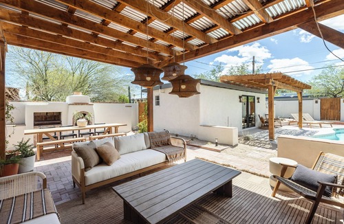 Blenman-Elm House | Historic designer retreat w/pool, hot tub & casita near U of A & dining
